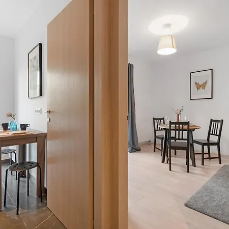 Maia With One Bedroom & Fully Kitchen * Bucharest