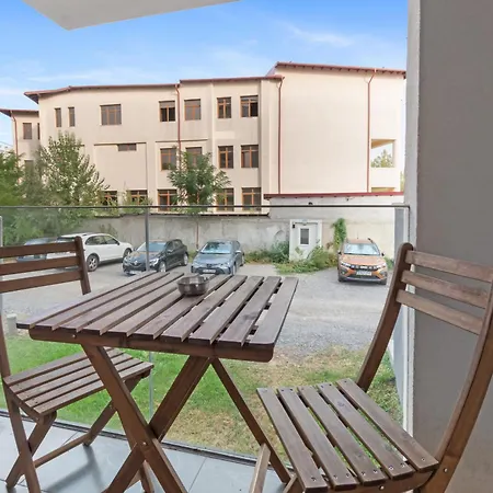 Maia With One Bedroom & Fully Kitchen