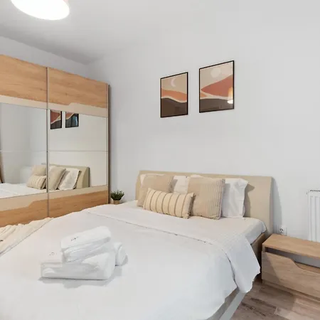 Maia With One Bedroom & Fully Kitchen *