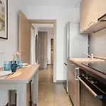 Maia With One Bedroom & Fully Kitchen Apartamento