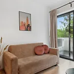 Maia With One Bedroom & Fully Kitchen Apartamento