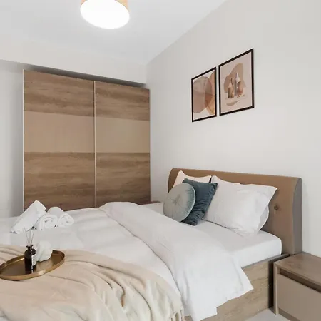 Maia With One Bedroom & Fully Kitchen Appartement Bucarest