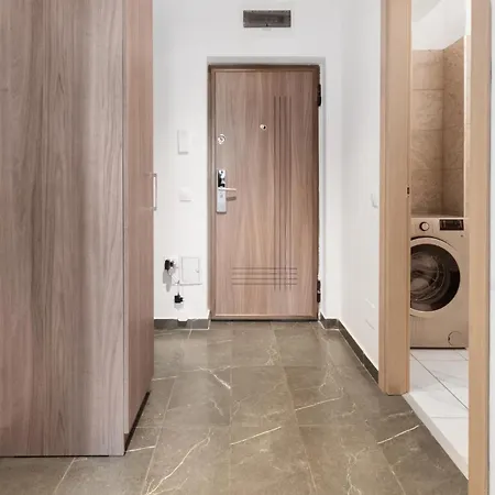 Maia With One Bedroom & Fully Kitchen Apartment Bucharest