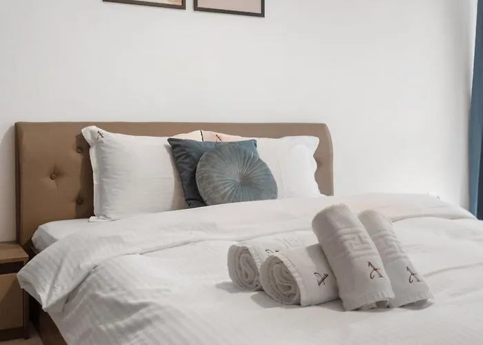 Апартаменти Maia With One Bedroom & Fully Kitchen