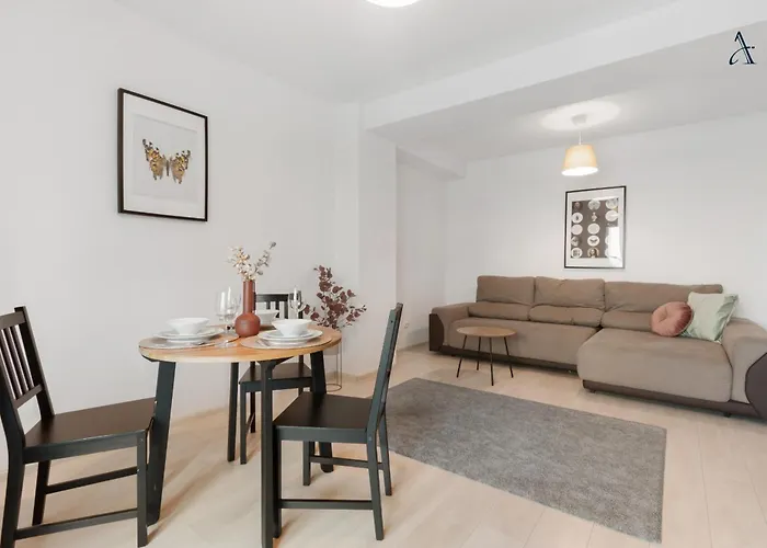 Maia With One Bedroom & Fully Kitchen Бухарест