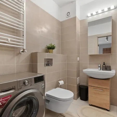 Maia With One Bedroom & Fully Kitchen